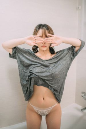 妻子在公司加班_BD英语超清免费观看